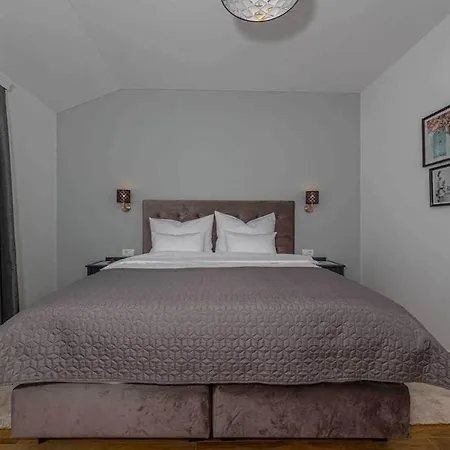 Vila Beautiful Stonevilla By Aneo Travel