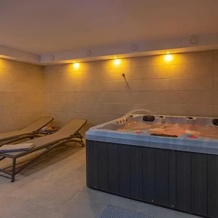 Vila Beautiful Stonevilla By Aneo Travel